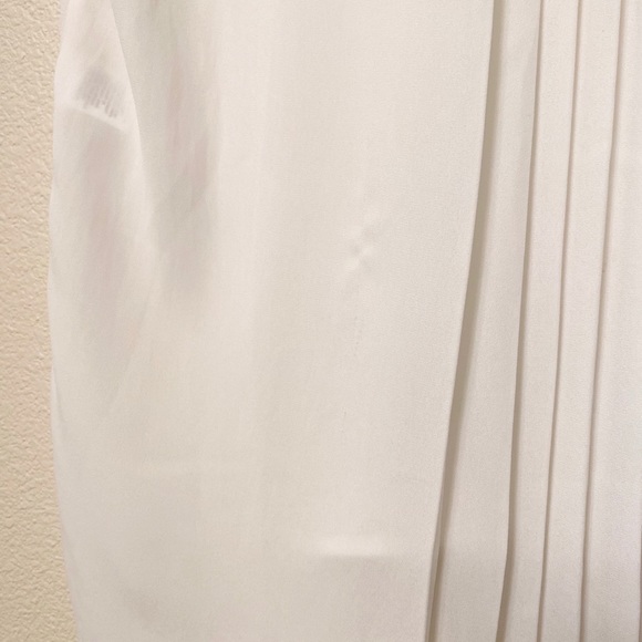 Chelsea28 Pleat Back Top - Picture 12 of 12